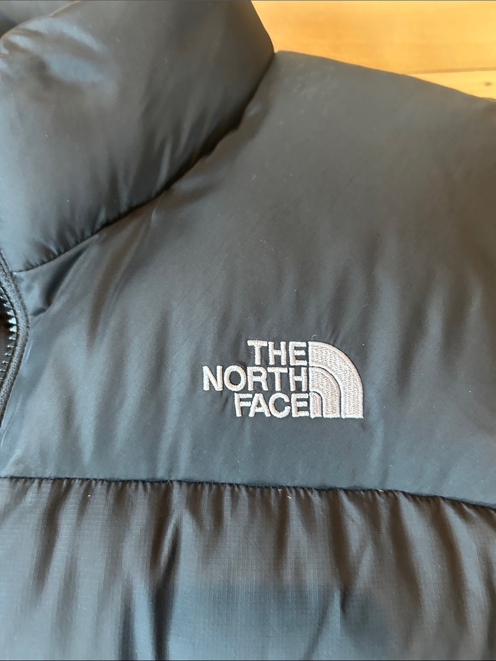 The North Face Black 700 Down Puffer Vest size Large - Picture 2 of 4